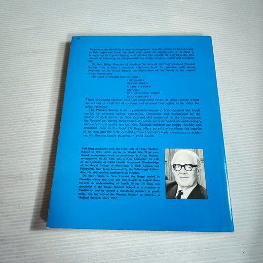 The Child and His Family - Neil Begg (Vintage 1974)