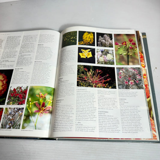 The Ultimate New Zealand Gardening Book - Edited by Geoff Bryant (Vintage 1994)