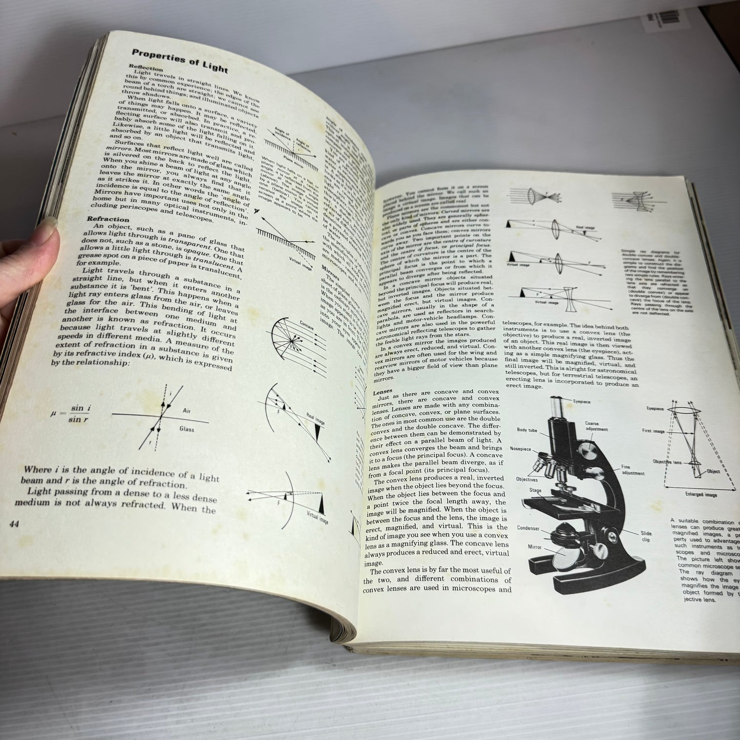 Purnell's Concise Encyclopaedia of Science (Vintage 1974)