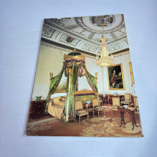 The History & Treasures of Windsor Castle - Robin Mackworth-Young
