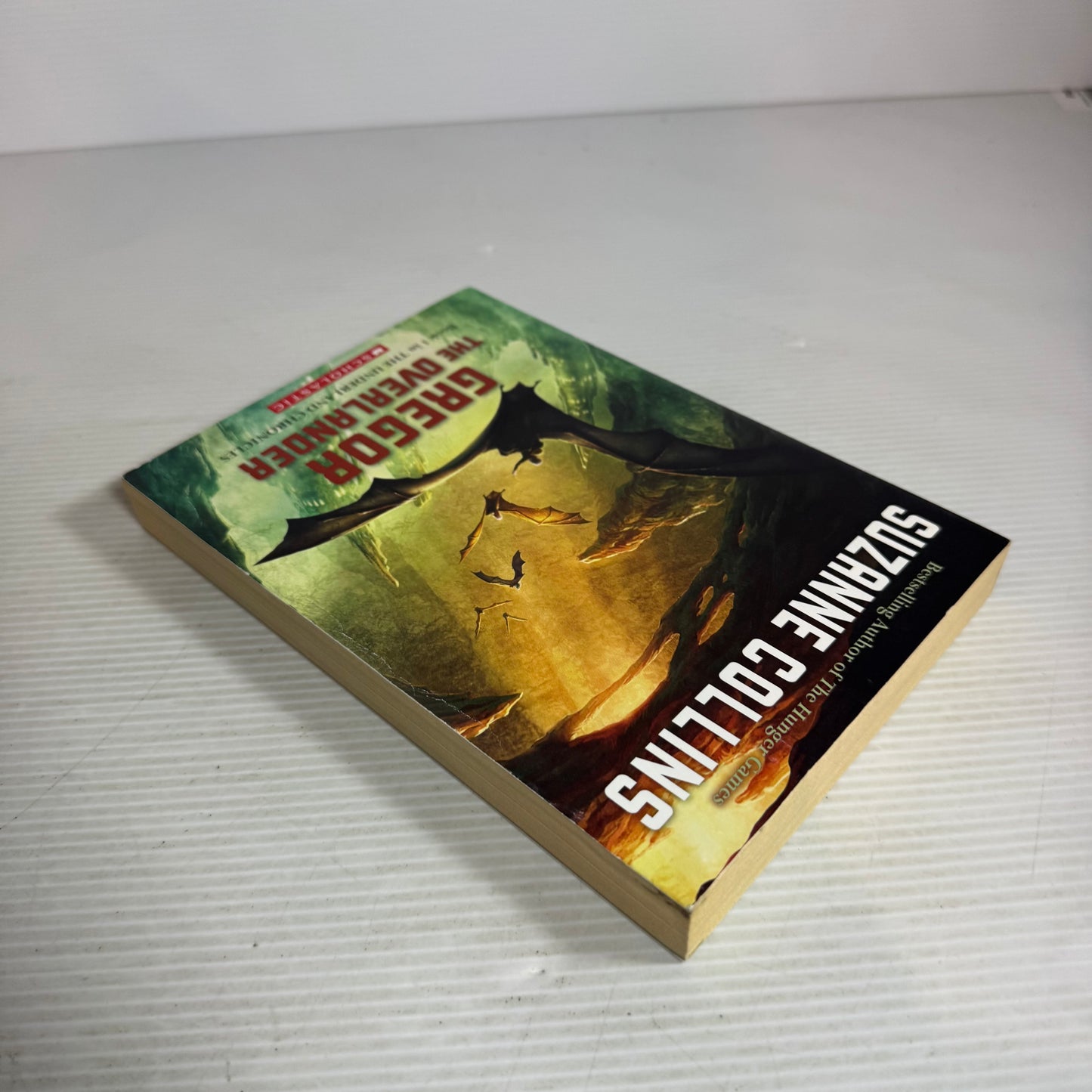 Gregor The Overlander: Book 1 In The Underland Chronicles - Suzanne Collins