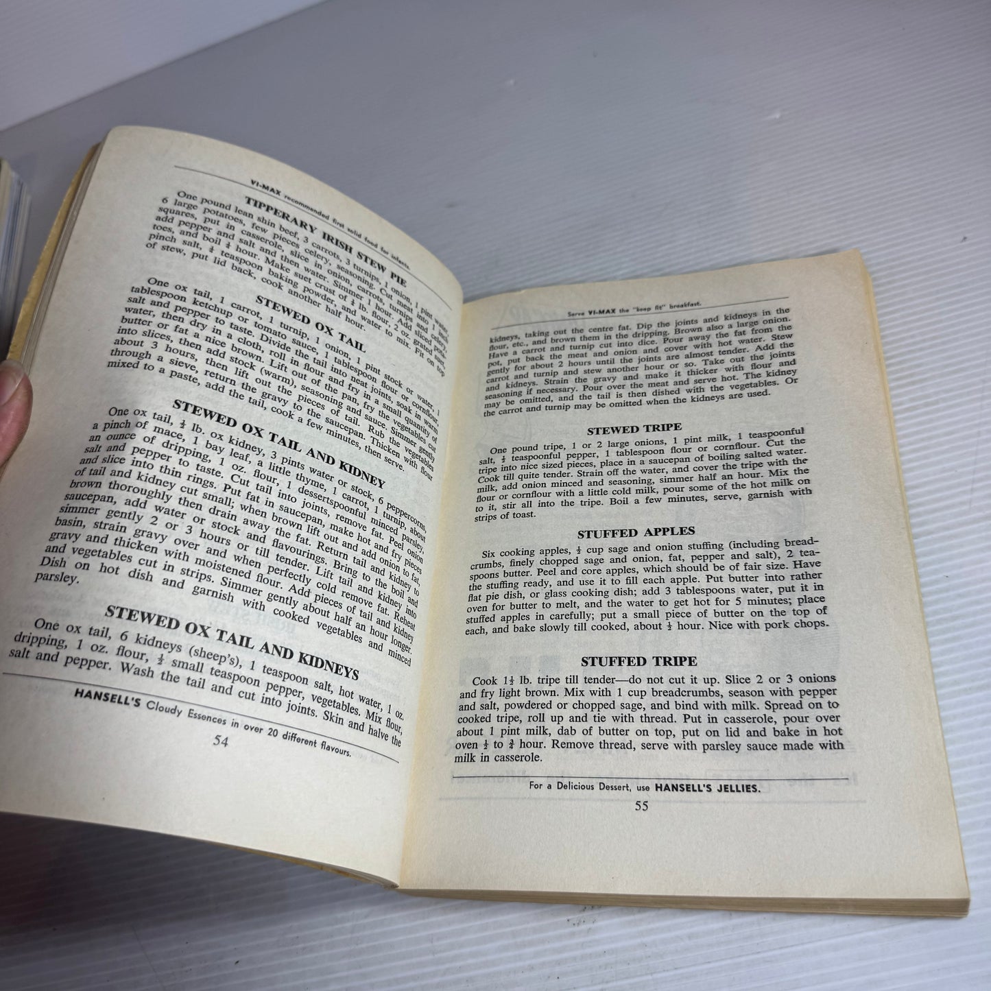 Aunt Daisy's Ultimate Cookery Book (Vintage 1964)