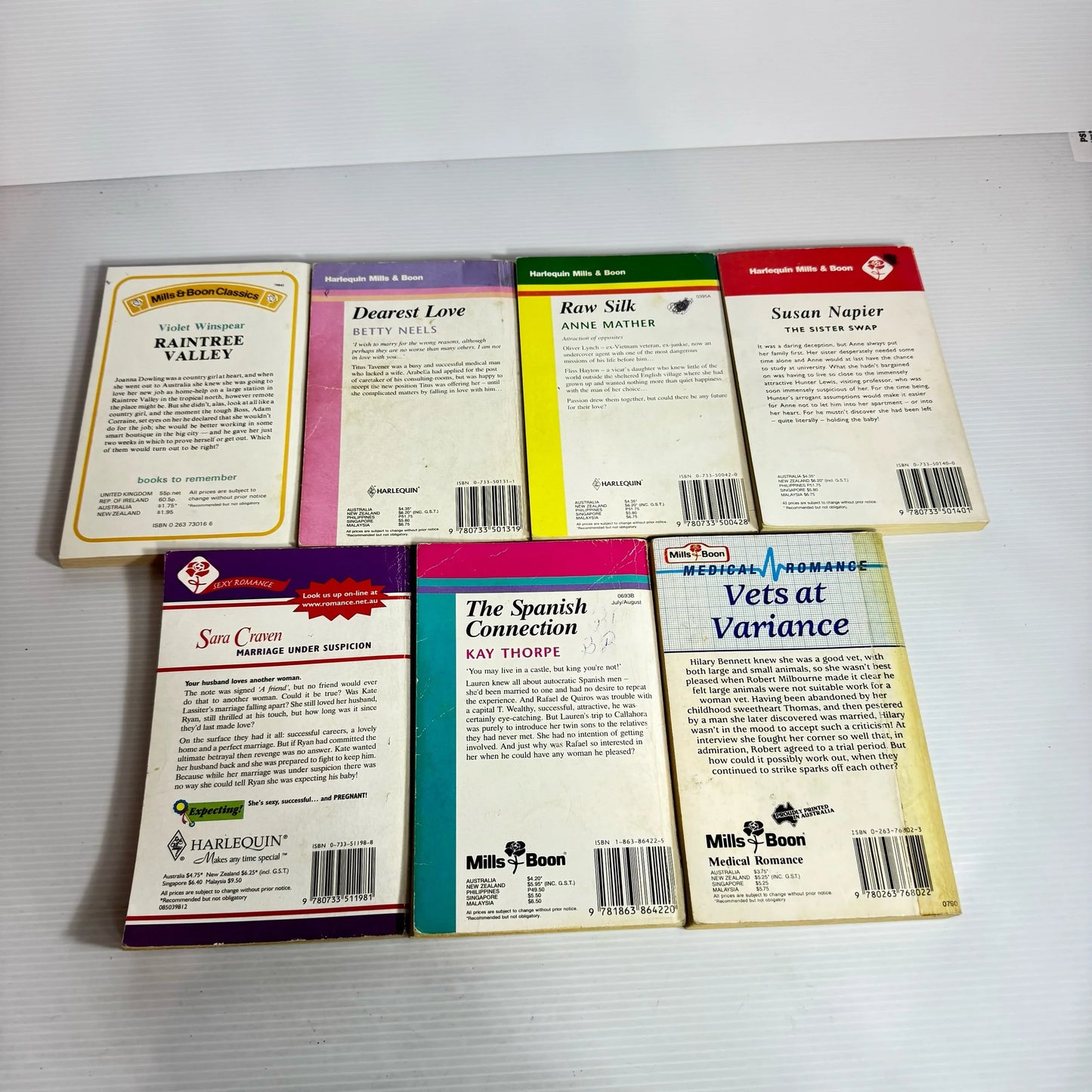 Mills & Boons Vintage Book Bundle x 7 : Mixed Themes (2357)