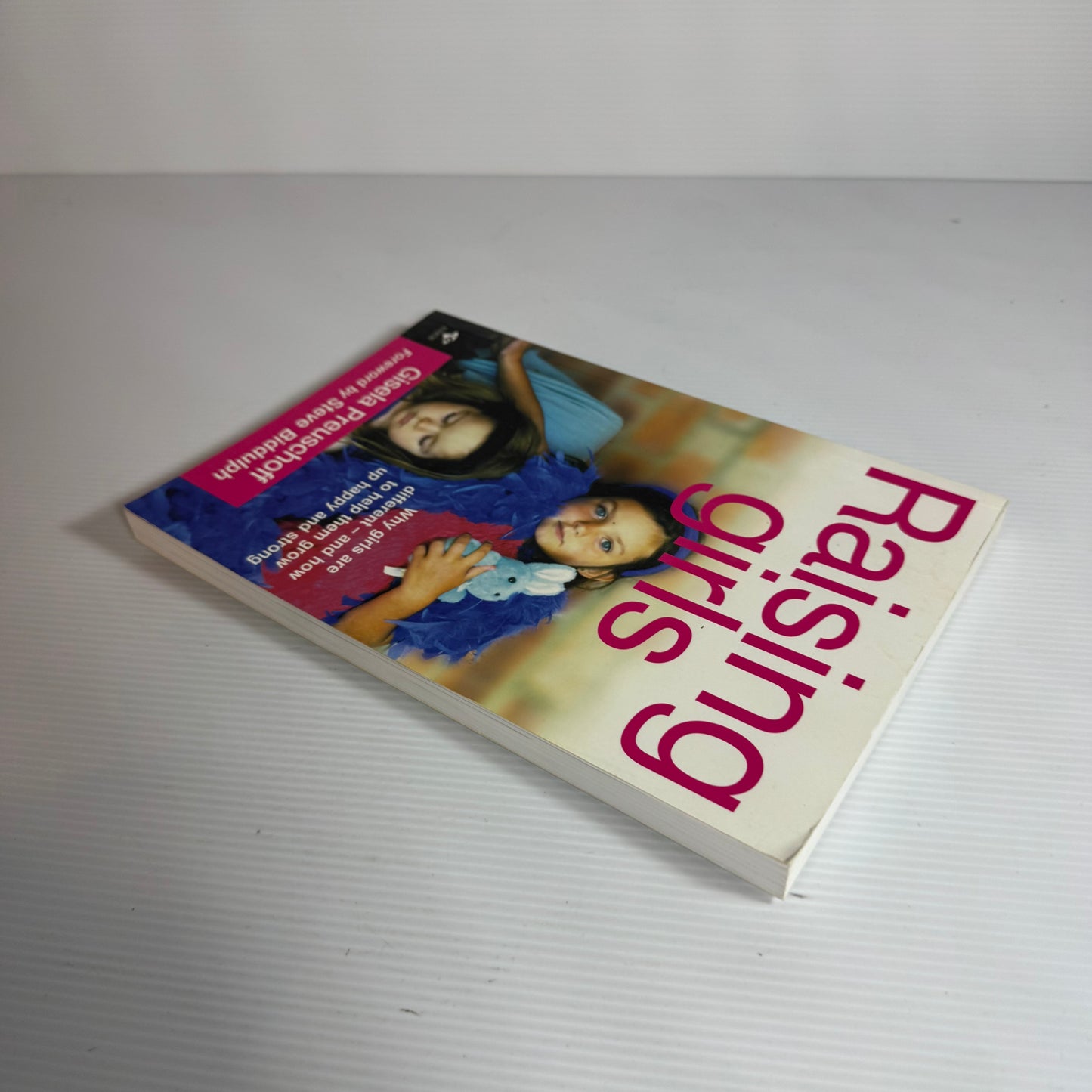 Raising Girls - Gisela Preuschoff