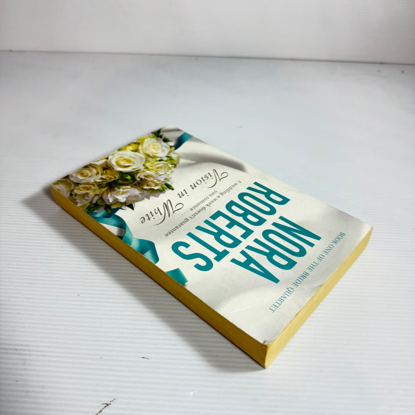 Vision in White - Nora Roberts