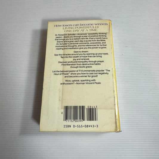 Living Powerfully One Day At A Time - Robert H. Schuller (Vintage 1986)