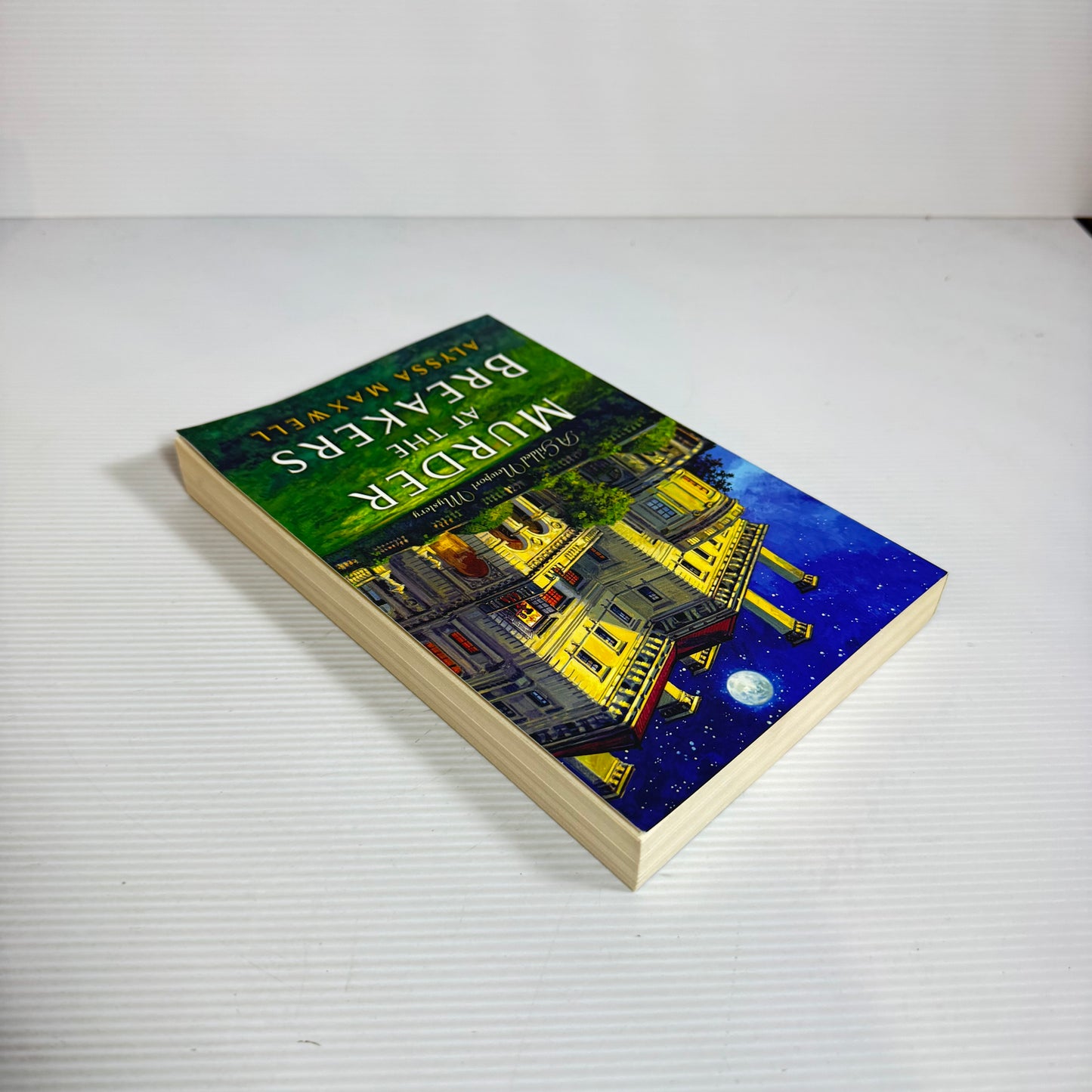 Murder At The Breakers : A Gilded Newport Mystery - Alyssa Maxwell (New)