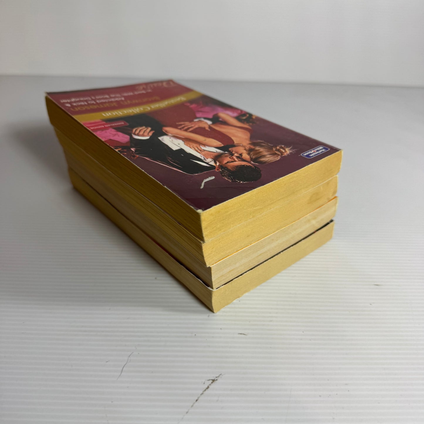 Mills & Boon Desire Book Bundle x 4 Books : 8 Stories (3163)