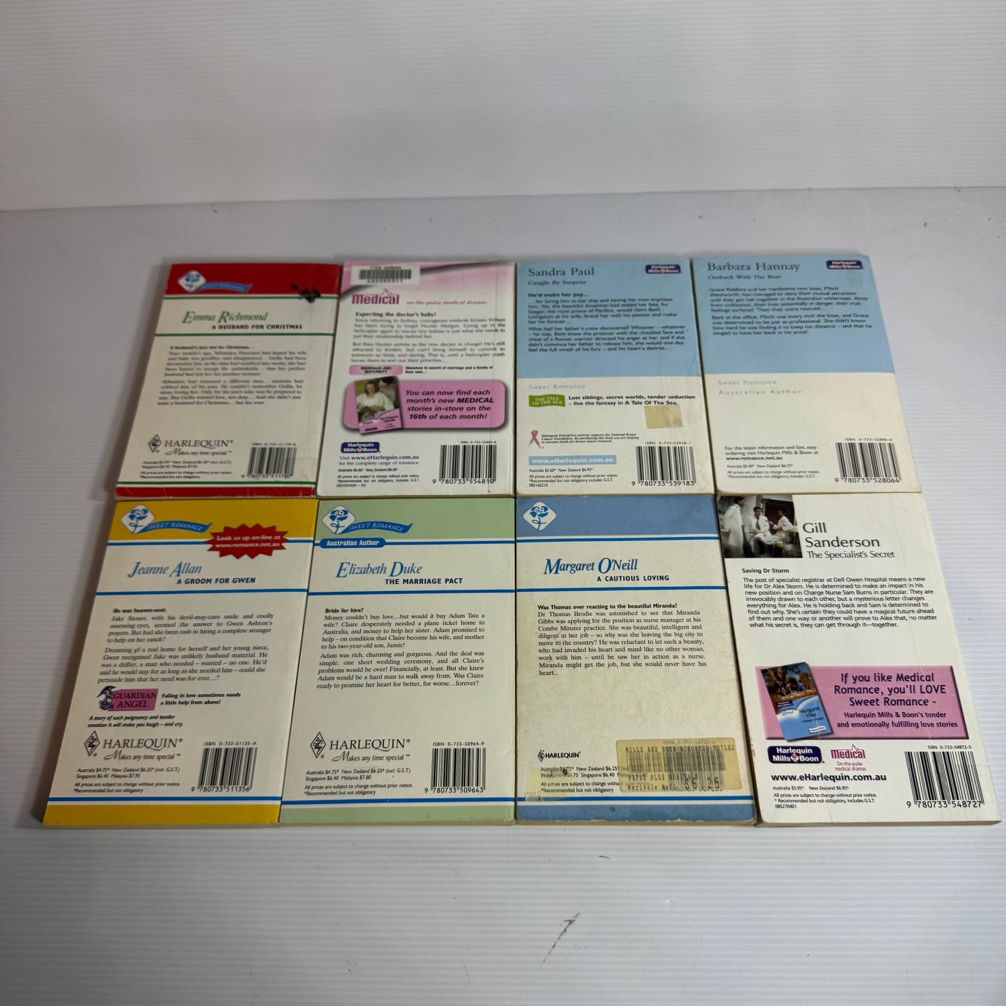 Mills & Boon Vintage Book Bundle x 8 Books (3291)