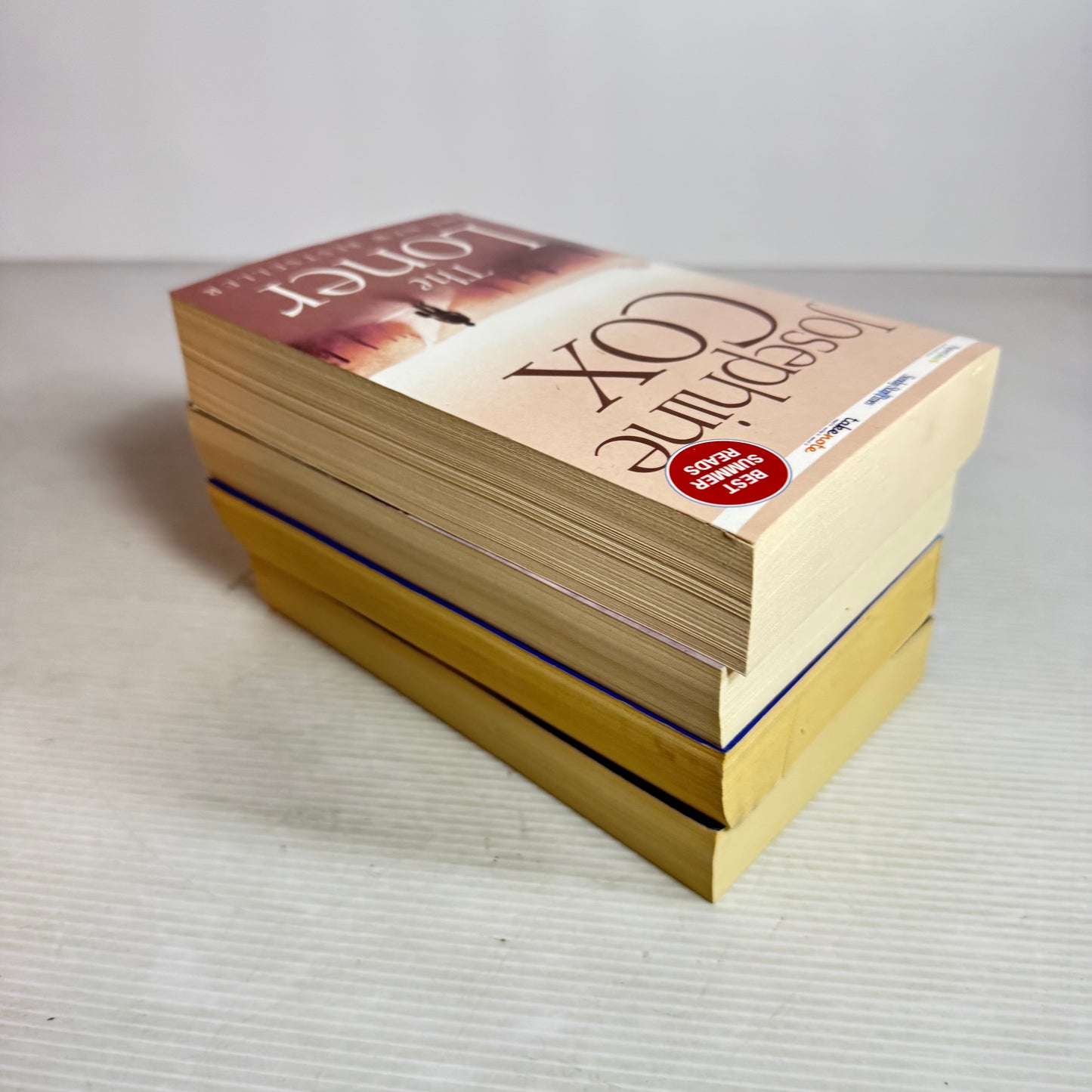Josephine Cox Book Bundle x 4 : The Loner, Rainbow Days, Cradle of Thorns, Journey's End (3034)