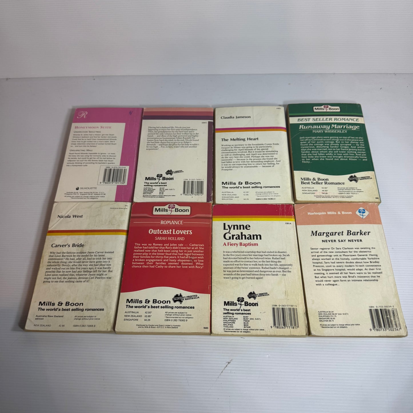 Mills & Boon Vintage Book Bundle x 8 Books (3292)