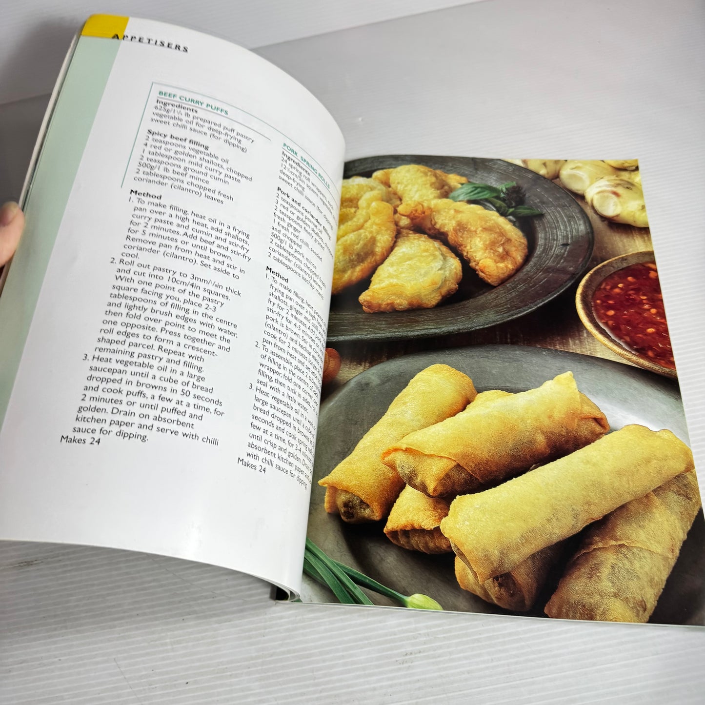 Thai Cookbook Bundle x 3 : Good Housekeeping Cookery Club Thai, Australian Women's Weekly Beginners Thai, International Cooking Series Thai Food(2927)