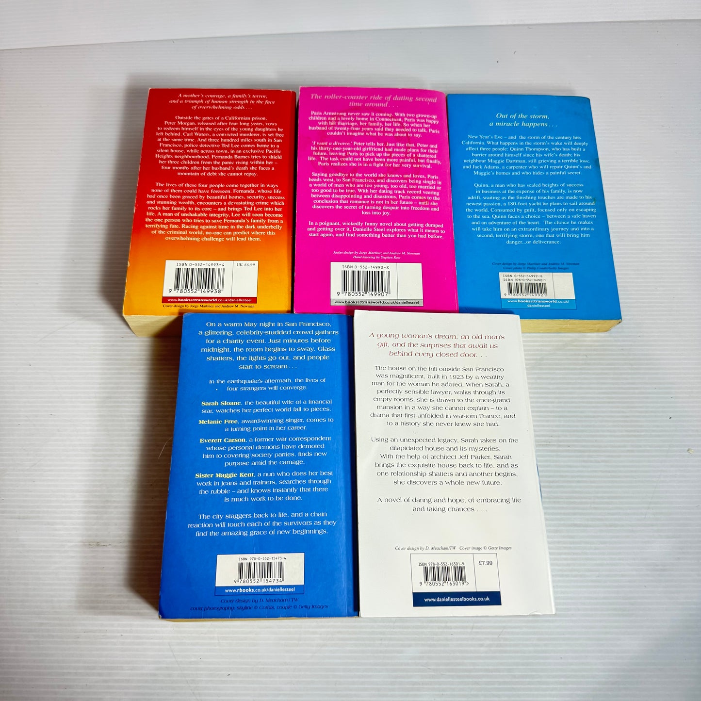 Danielle Steel Small Paperback Book Bundle x 5 : Amazing Grace, Ransom, The House, Dating Game, Miracle (2846)