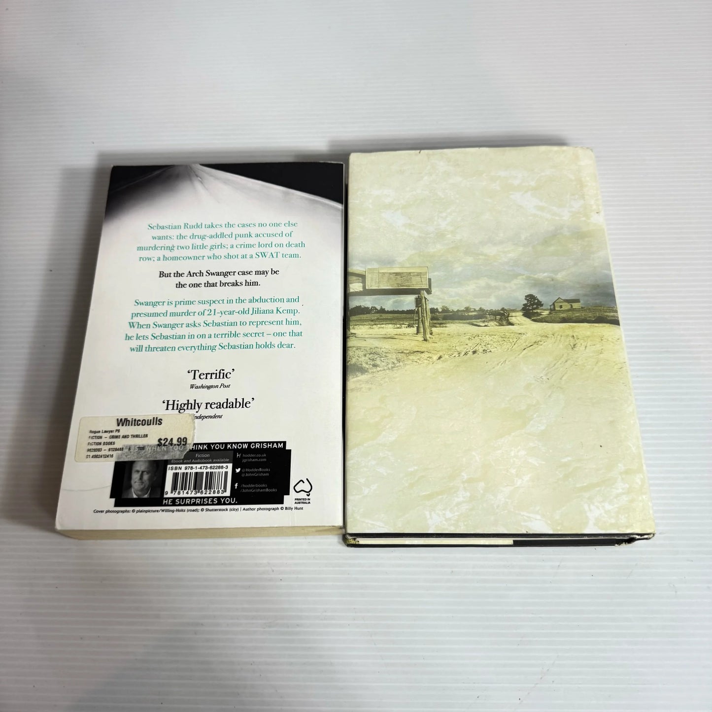 John Grisham Book Bundle x 2 : Rogue Lawyer & A Painted House (2269)