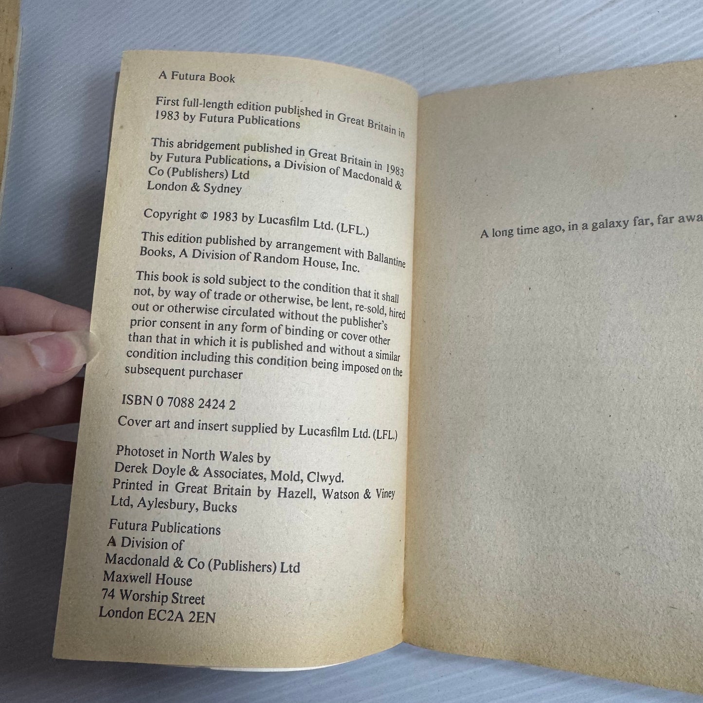 Science Fiction Book Bundle x 3 Books : Star Wars Return of the Jedi, Red Zone, & Plague Ship (2591)