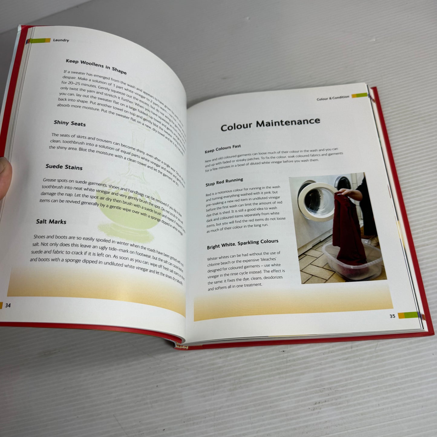 Olive Oil & Vinegar Book Bundle x 2 : Olive Oil : The Good Heart Protector - Rita Greer & Cyril Blau, Vinegar : All You Need for Everyday Use - Maria Costantino & Gina Sterr(2898)
