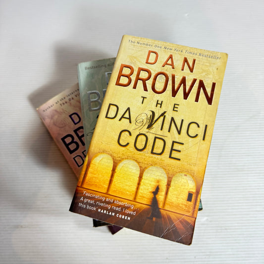 Dan Brown Book Bundle x 3 Books : The Da Vinci Code, Deception Point, Angels and Demons (2850)