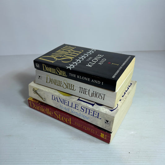 Danielle Steel Book Bundle x 4 Books - The Klone & I, The Ghost, Past Perfect, Hotel Vendome(2597)
