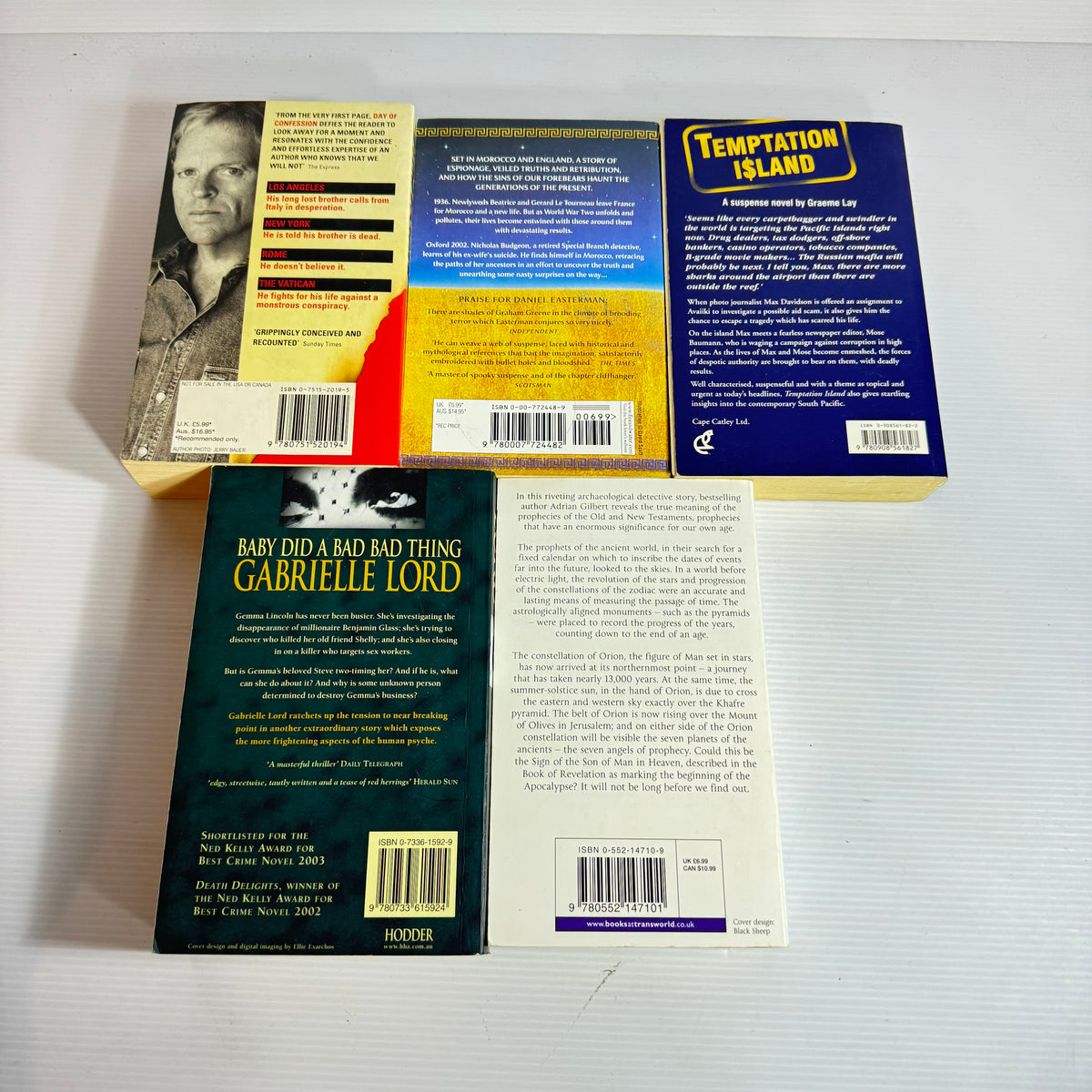 Suspense Thriller Bundle x 5 : Maroc - Daniel Easterman, Temptation Island - Graeme Lay, Day of Confession - Allan Folsom, Signs In the Sky - Adrian Gilbert, Baby Did A Bad Bad Thing - Gabrielle Lord(3389)
