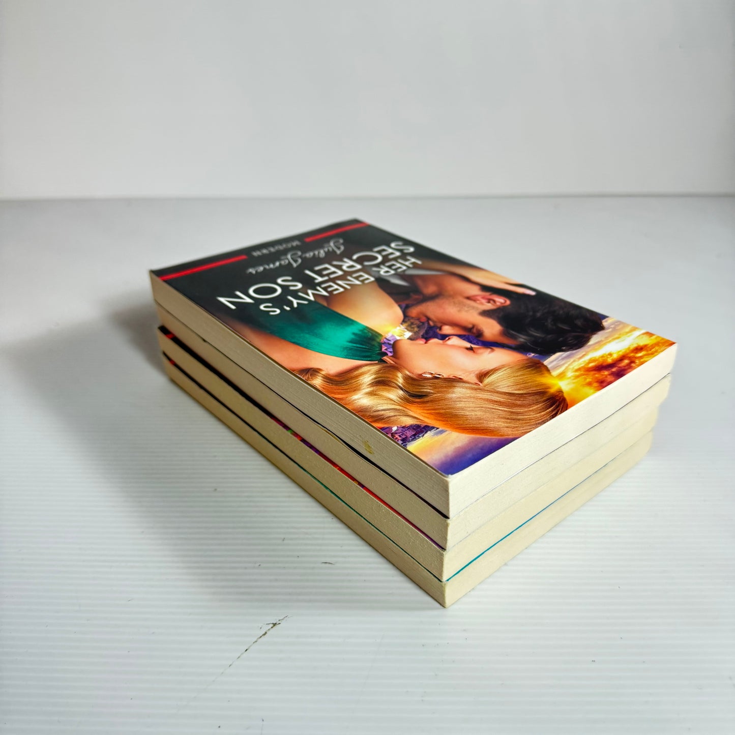 Mills & Boon Modern Large Book Bundle x 4 Books (3138)