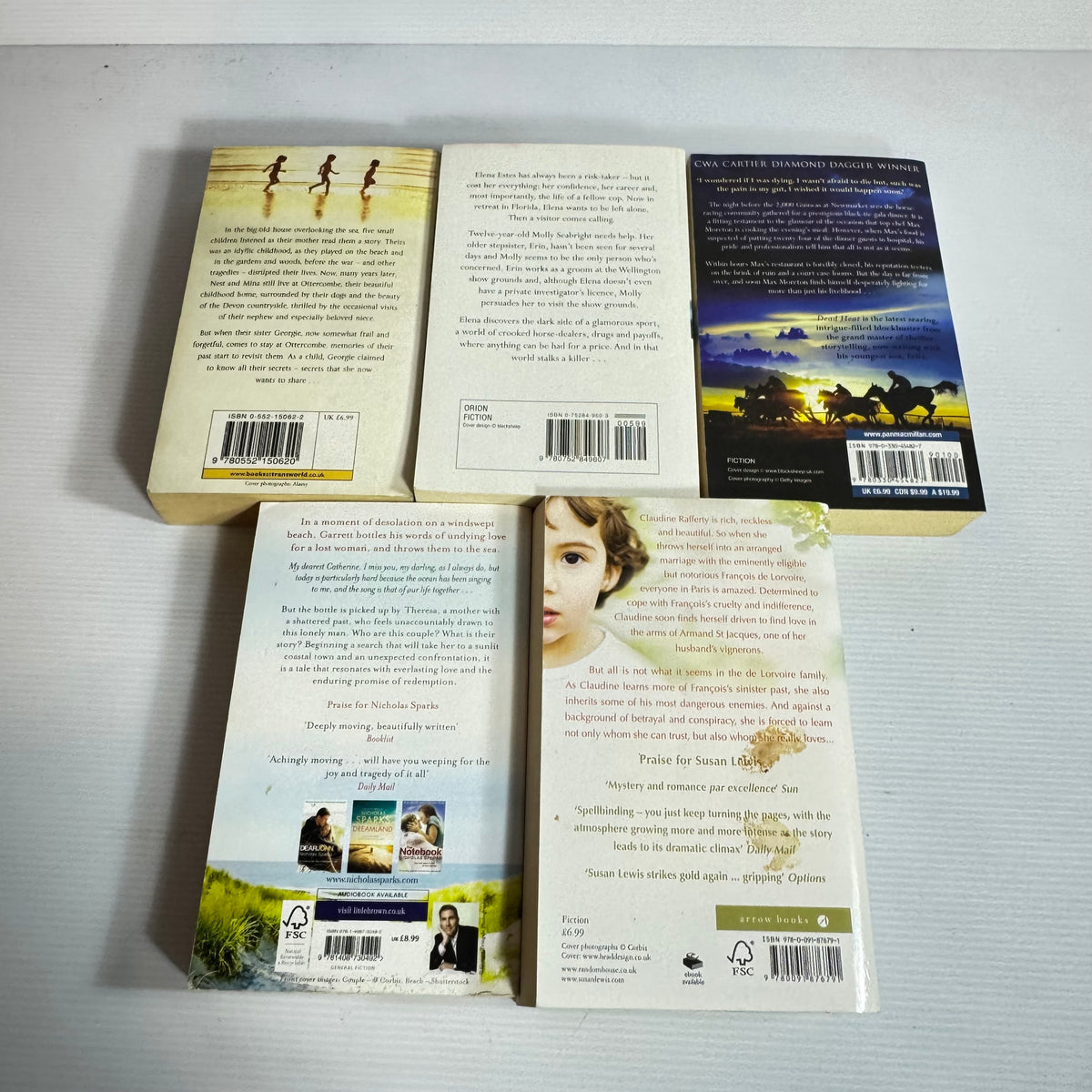 Mystery Thriller Bundle x 5 : Dark Horse - Tami Hoag, The Children's Hour - Marcia Willett, Dead Heat - Dick Francis, Darkest Longings - Susan Lewis, Message in a Bottle - Nicholas Sparks(3378)