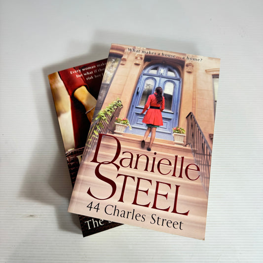 Danielle Steel Book Bundle x 2 Books : The Sins of the Mother & 44 Charles Street (2458)