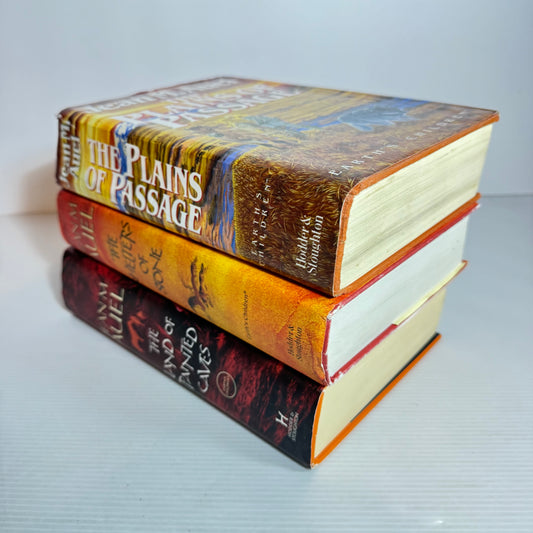 Jean M. Auel Book Bundle x 3 Books (2445)