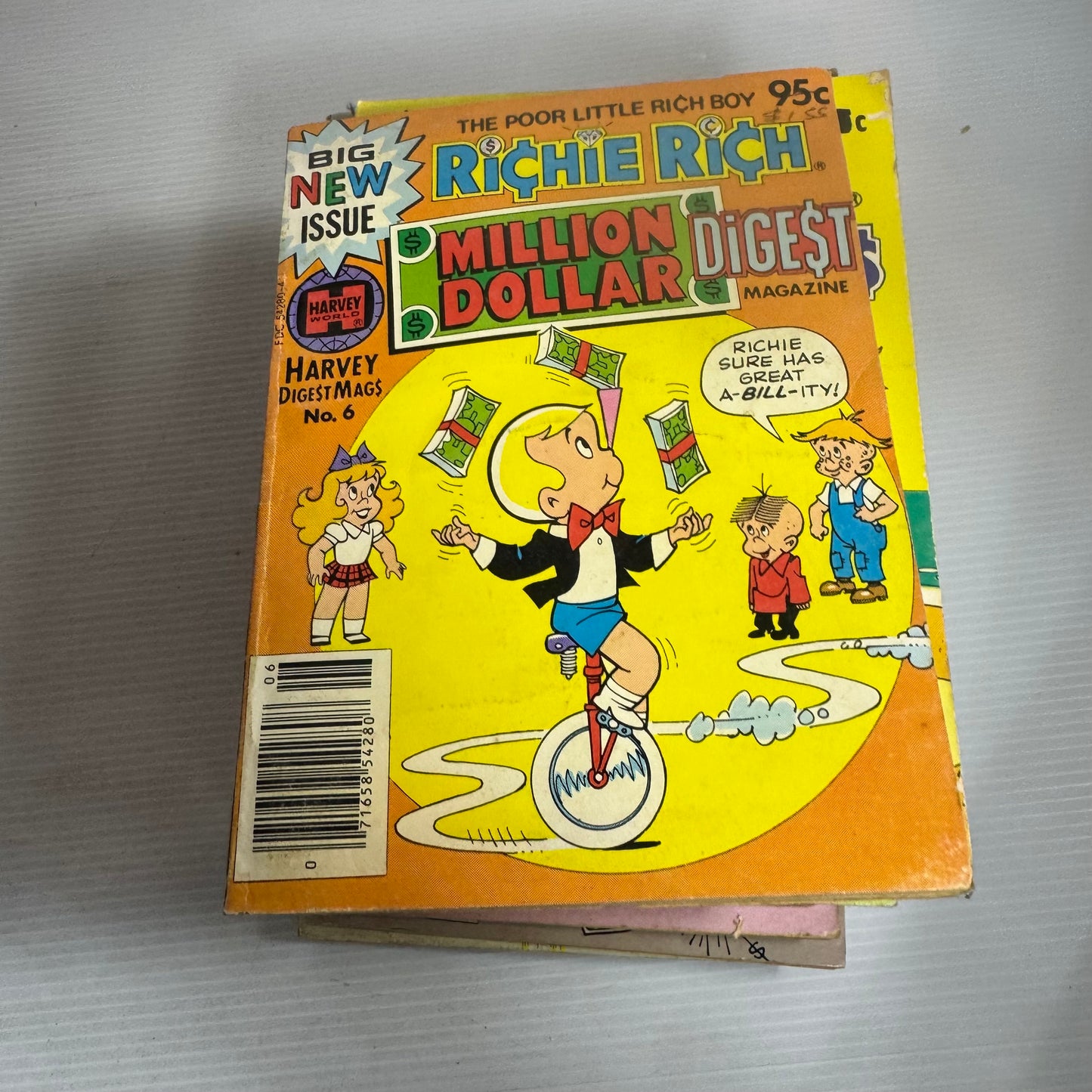 Vintage 1970's Richie Rich Comic Book Collection - 16 Books (2590)