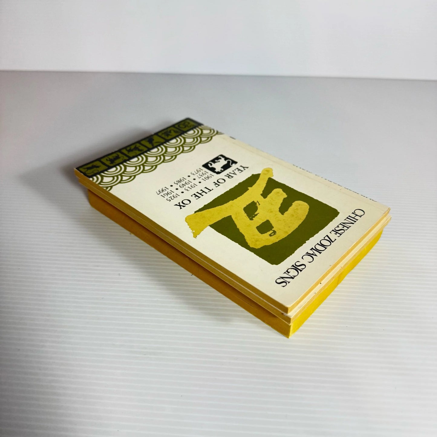 Astrology Book Bundle x 3 Books : Chinese Zodiac Signs Year of the Ox & Year of the Monkey and Sun Signs and Dreams - Doris Kaye(2248)