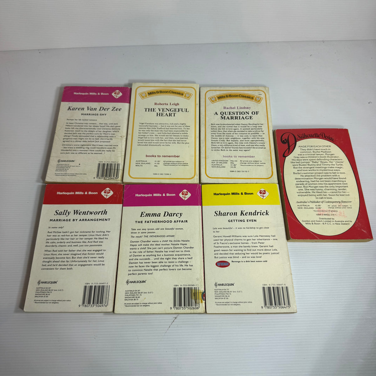 Mills & Boon Vintage Book Bundle x 7 Books (3294)