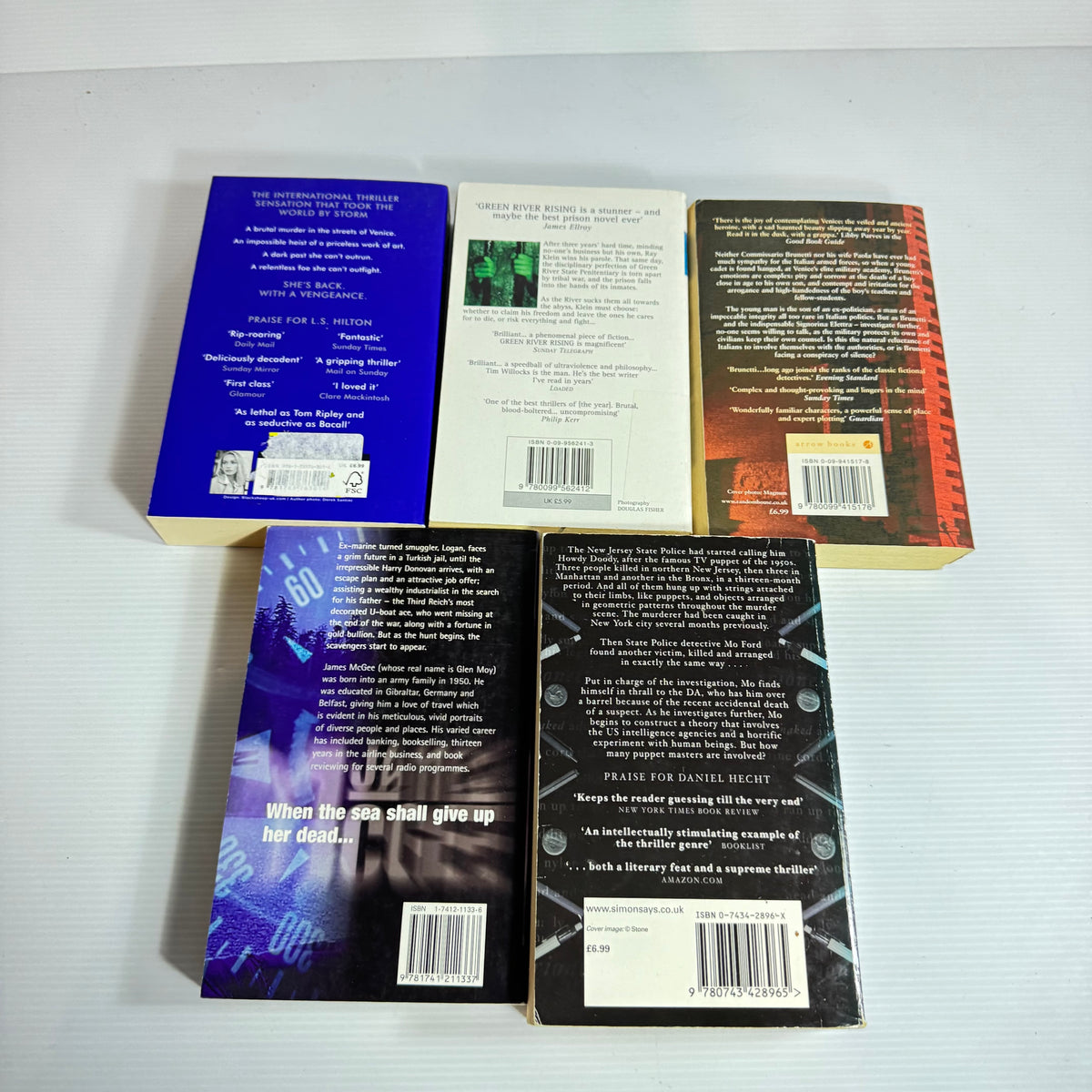 Crime Thriller Bundle x 5 : Green River Rising - Tim Willocks, Uniform Justice - Donna Leon, Wolf's Lair - James McGee, Puppets - Daniel Hecht, Domina - L.S. Hilton(3393)