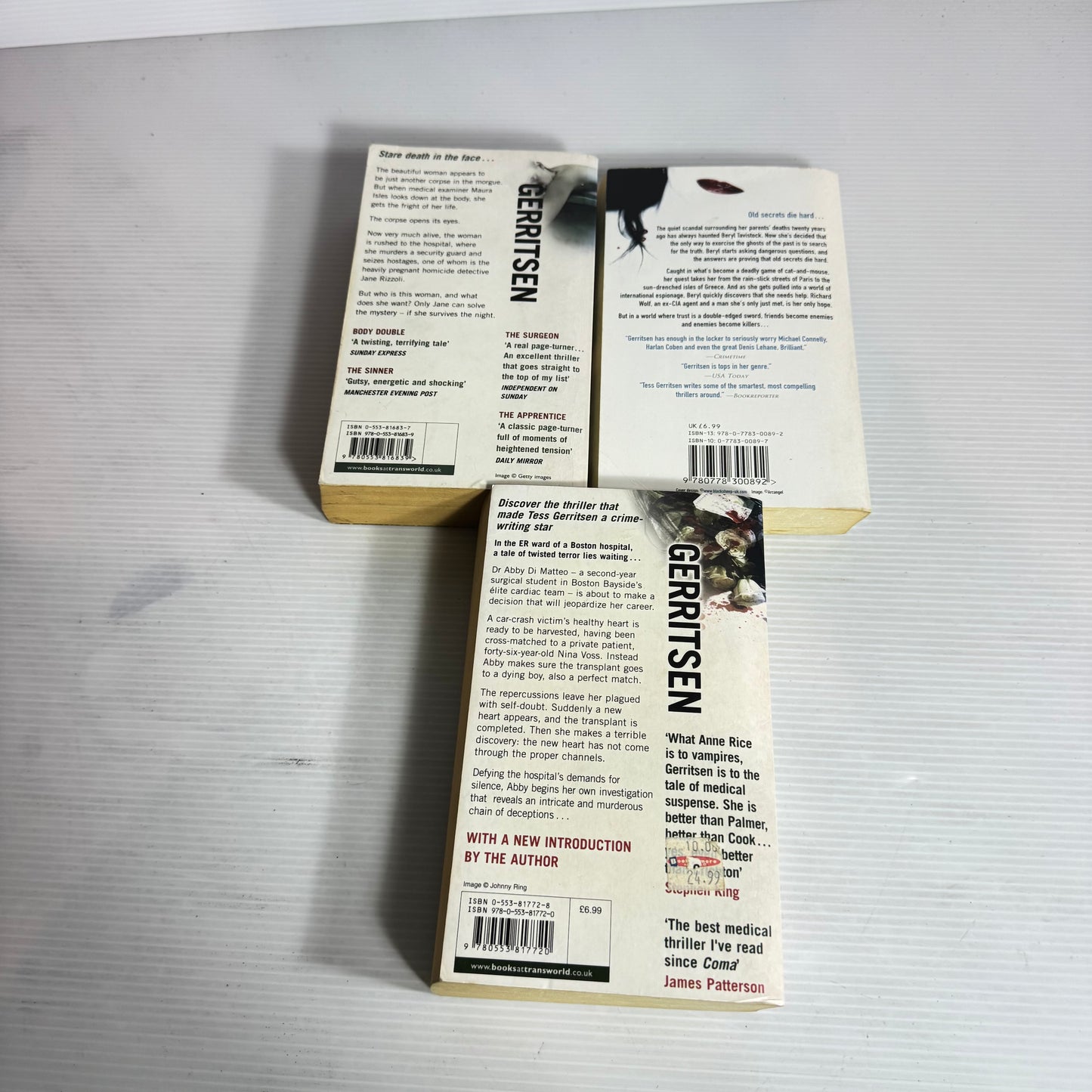 Tess Gerritsen Book Bundle x 3 : In Their Footsteps, Vanish, Harvest (2480)