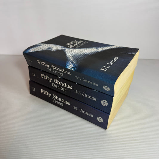 Fifty Shades of Grey Book Bundle x 3 Books : Fifty Shades of Grey, Darker & Freed (2511)
