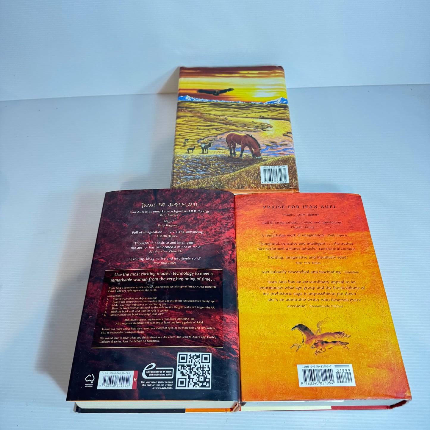 Jean M. Auel Book Bundle x 3 Books (2445)