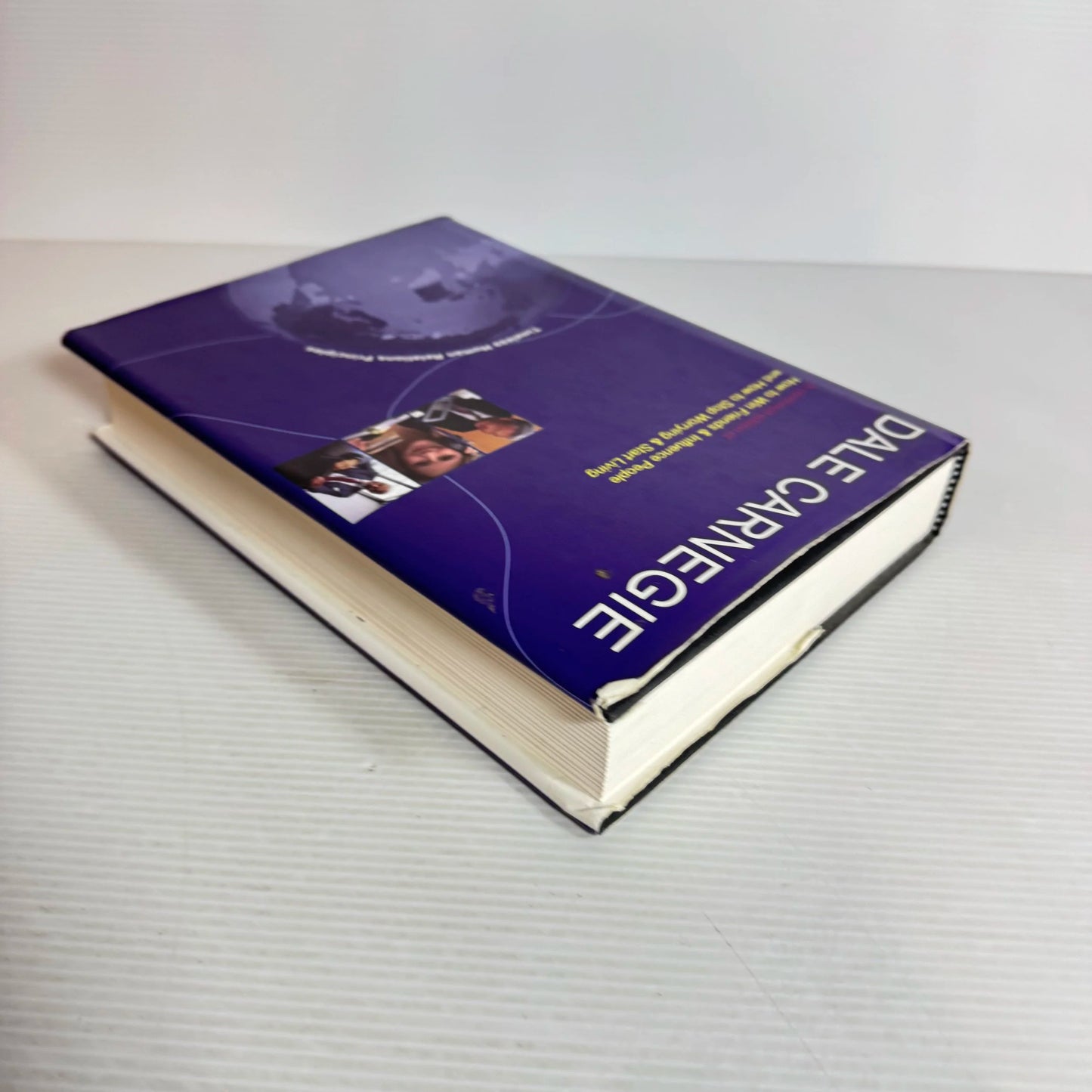 A Combined Edition of How to Win Friends & Influence People & How to Stop Worrying and Start Living - Dale Carnegie