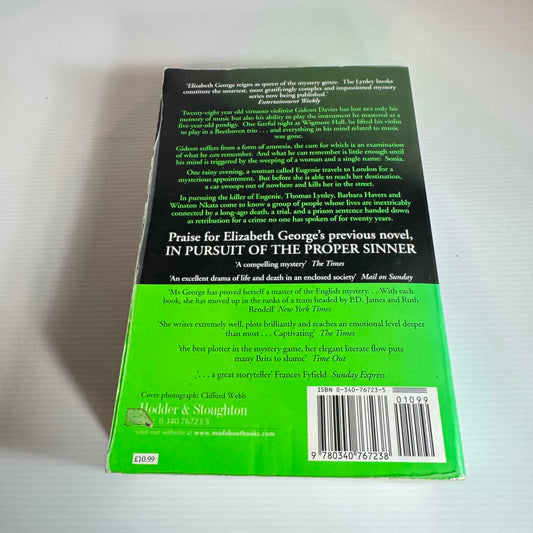 A Traitor To Memory - Elizabeth George