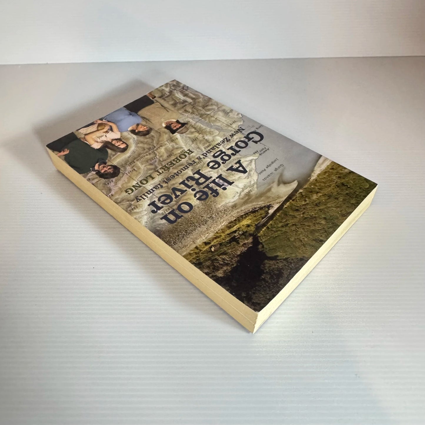 A Life on Gorge River : New Zealand's Remotest Family - Robert Long