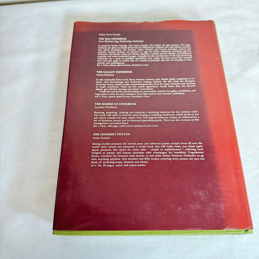 The Complete Book of Herbs & Spices - Claire Loewenfeld & Philippa Back (Vintage 1979)