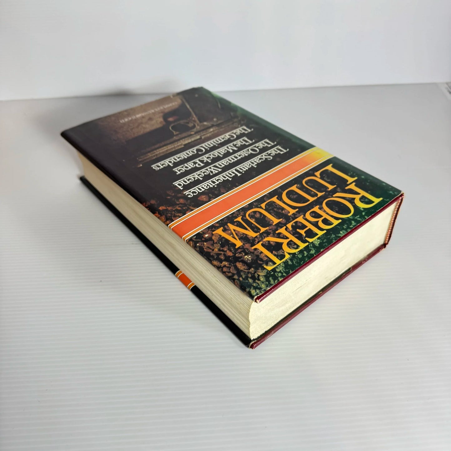 Robert Ludlum 5 Stories In 1 Book