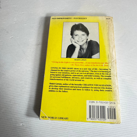 Living in the Light : A Guide to Personal and Planetary Transformation - Shakti Gawain (Vintage 1986)