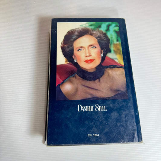 No Greater Love - Danielle Steel