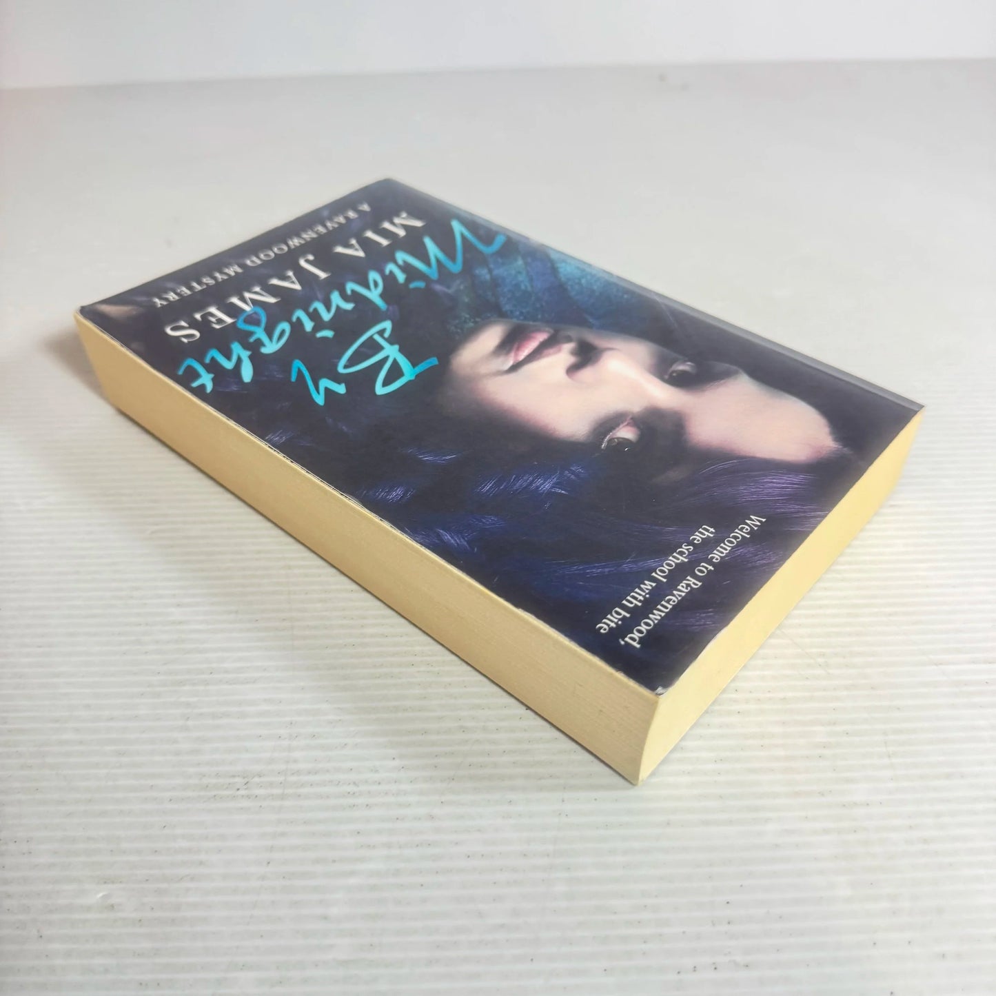 By Midnight : A Ravenwood Mystery - Mia James