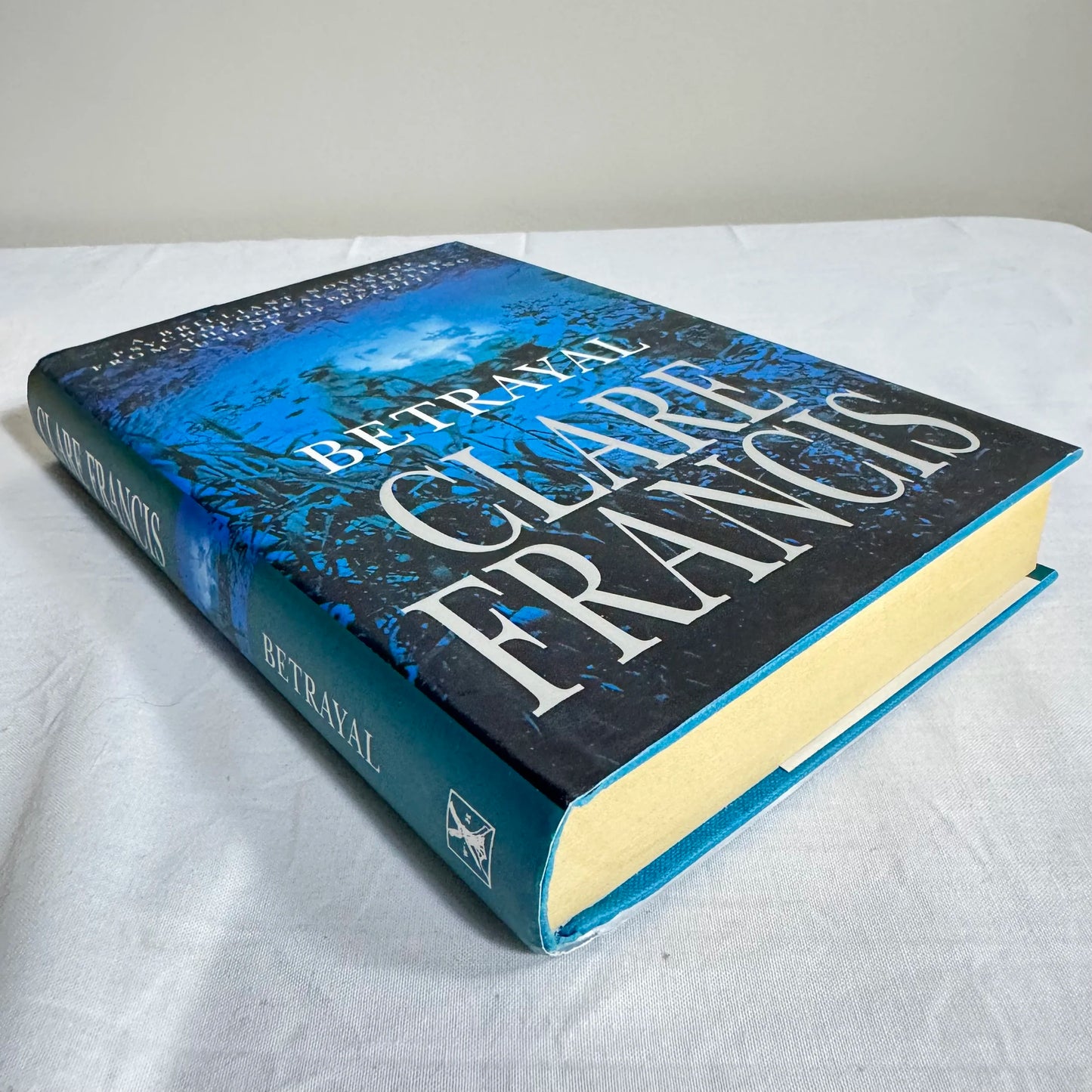 Betrayal - Clare Francis