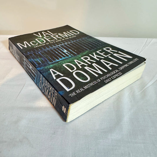A Darker Domain - Val McDermid