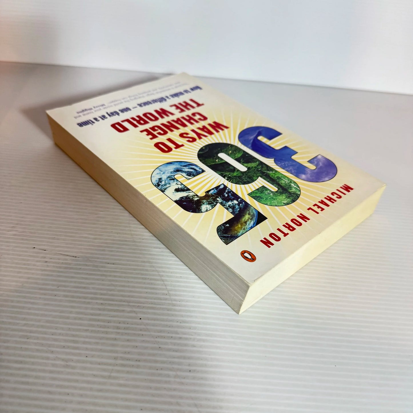 365 Ways To Change The World - Michael Norton