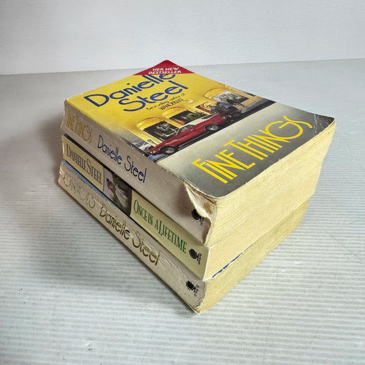 Danielle Steel Book Bundle x 3 Books : Once In a Lifetime, Changes, Fine Things (587)