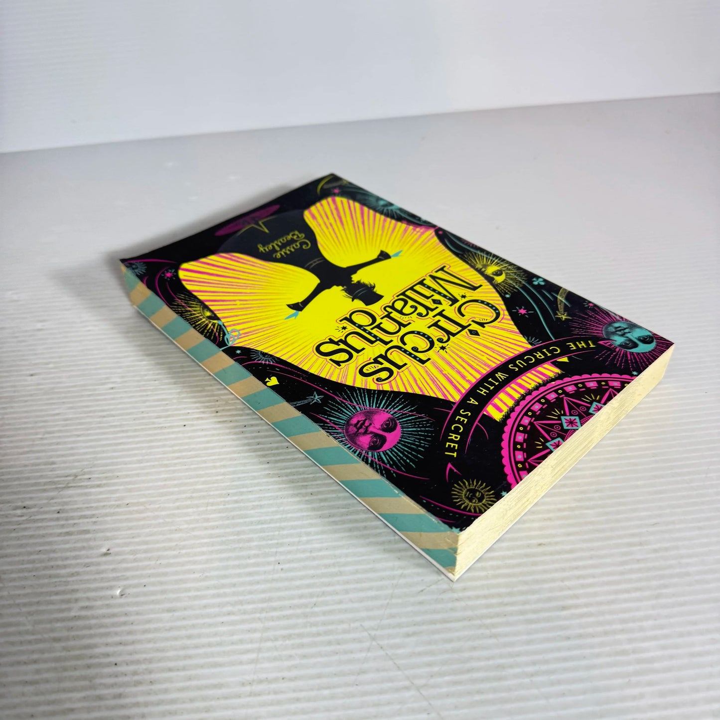 The Circus With A Secret : Circus Mirandus - Cassie Beasley