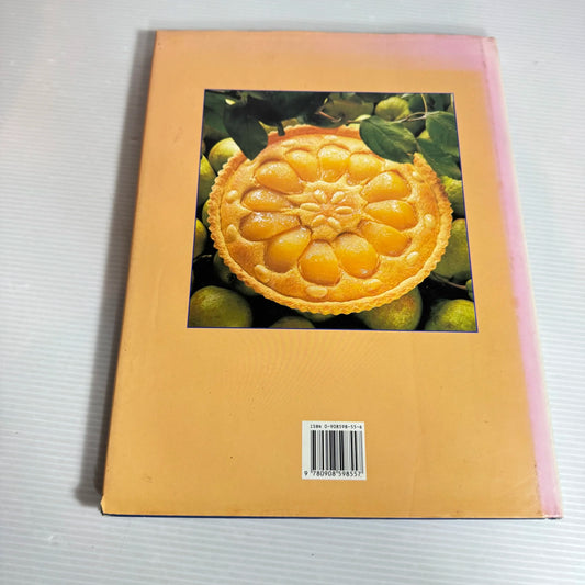 New Zealand Pictorial Cookbook - Kowhai Publishing (1992)