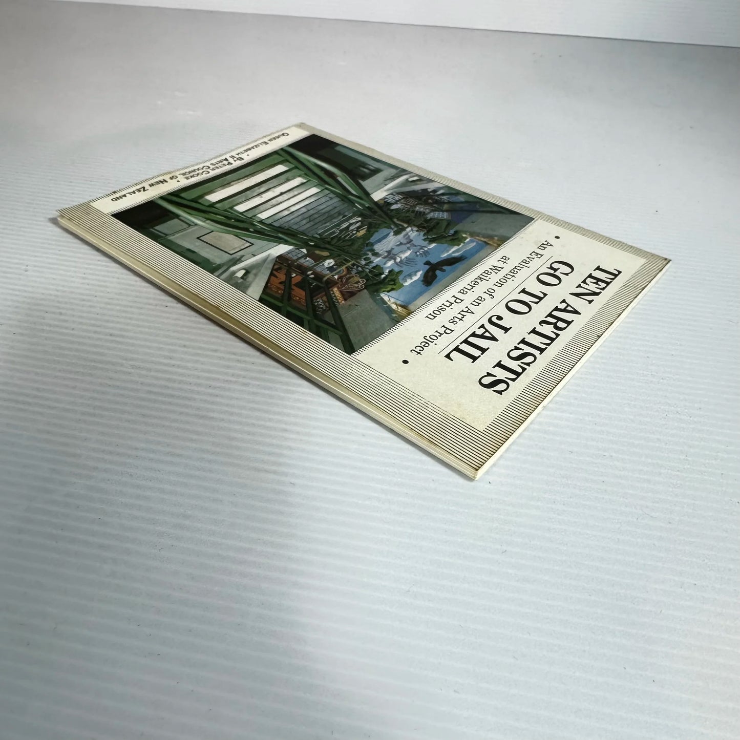 Ten Artists Go To Jail - Peter Cooke (Vintage 1989)