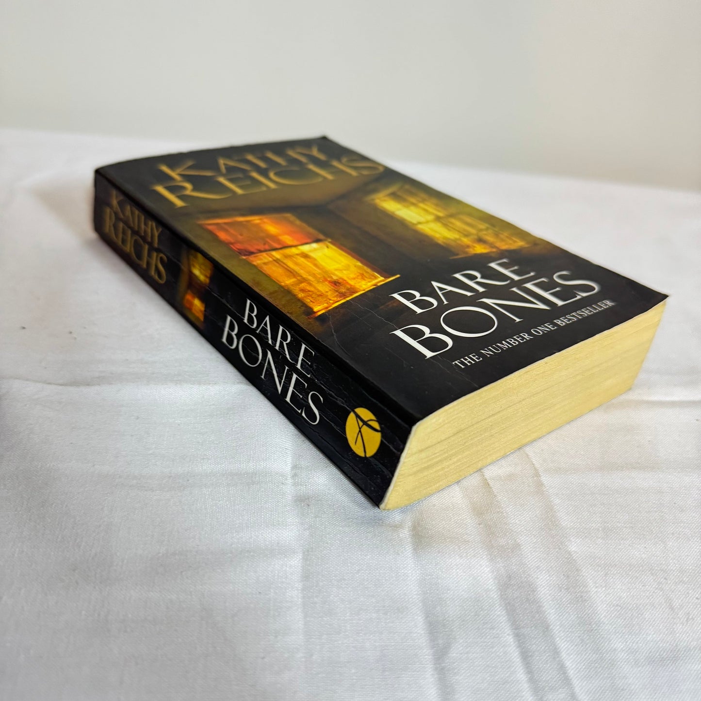Bare Bones - Kathy Reichs